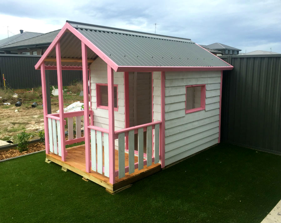 Medium Cubby with verandah, pink trim